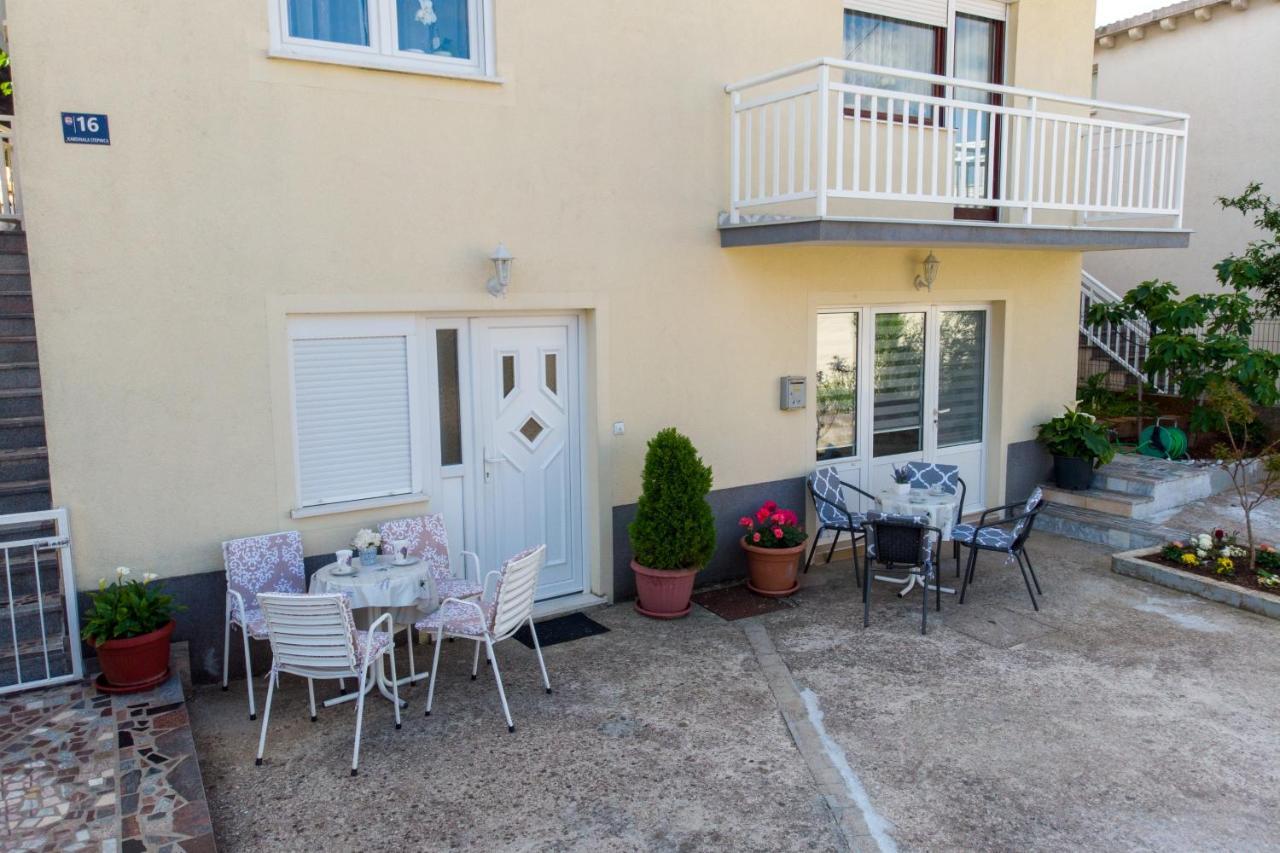 Apartmani Frane Неум Экстерьер фото