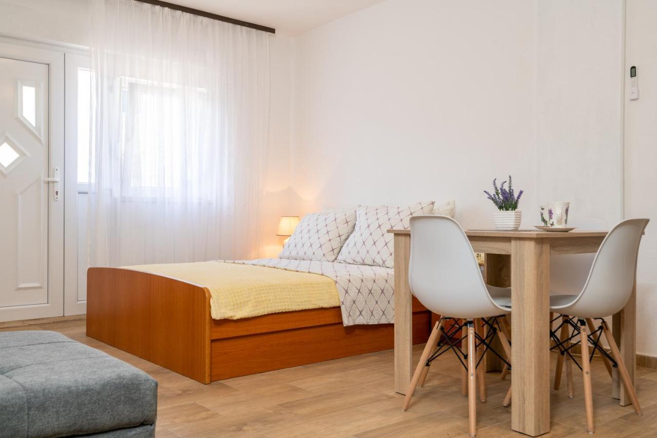 Apartmani Frane Неум Экстерьер фото